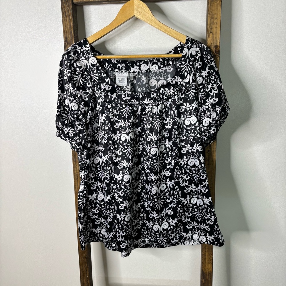 Fred David Black and White Floral Women's Top